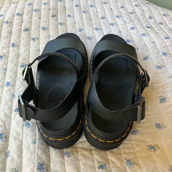 Dr. Martens Voss sandal 🥰 - Picture 4 of 10